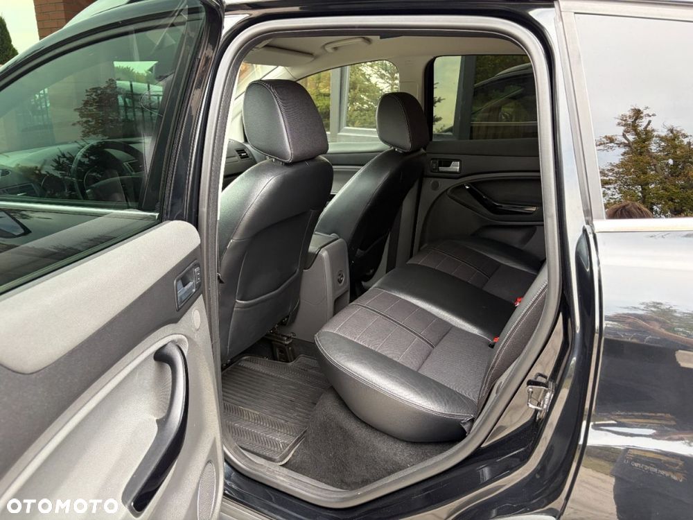 Ford Kuga - 13