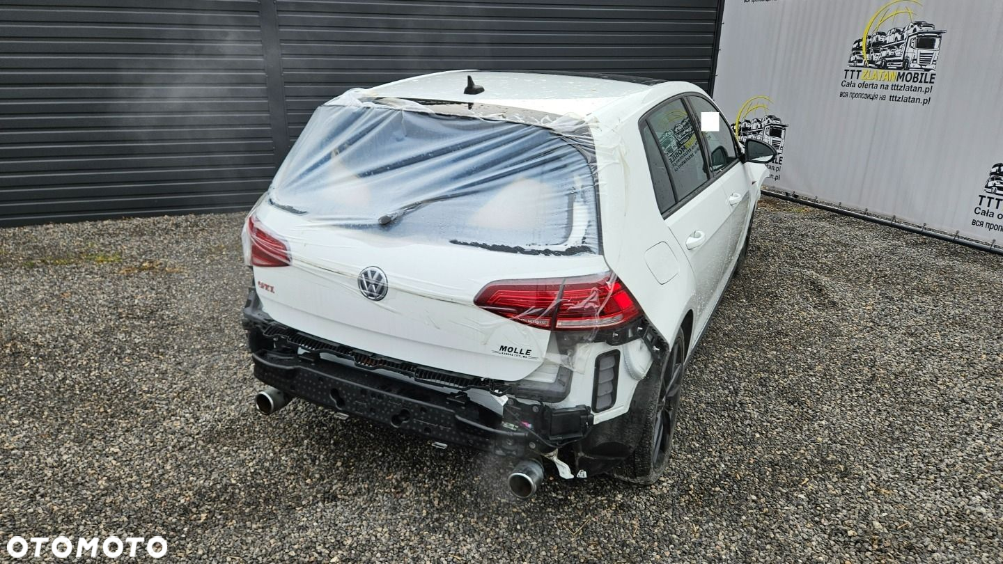 Volkswagen Golf - 18