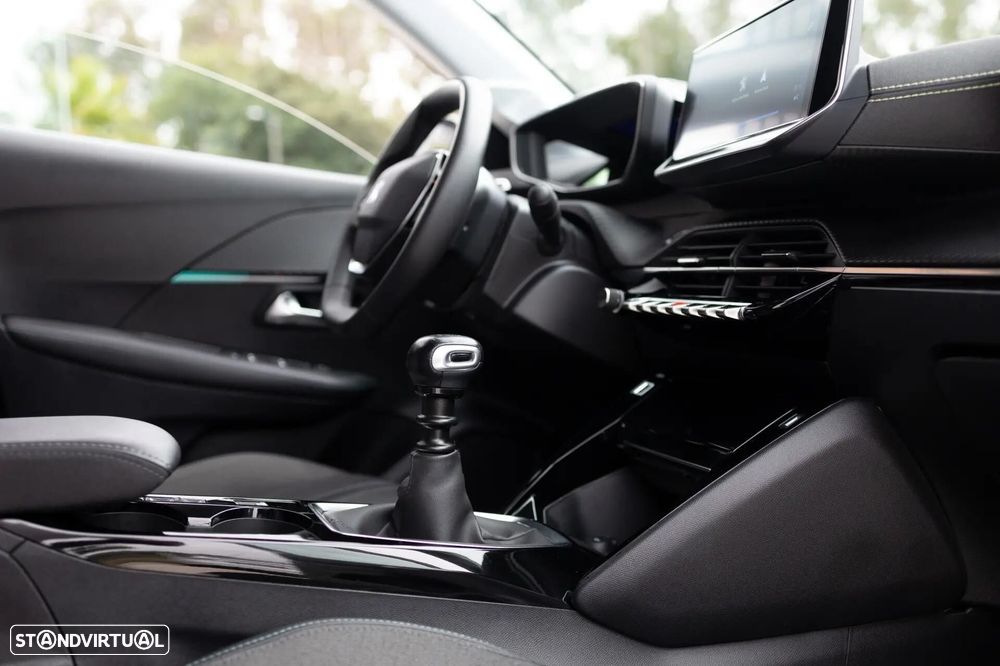 Peugeot 208 1.2 PureTech Allure - 37