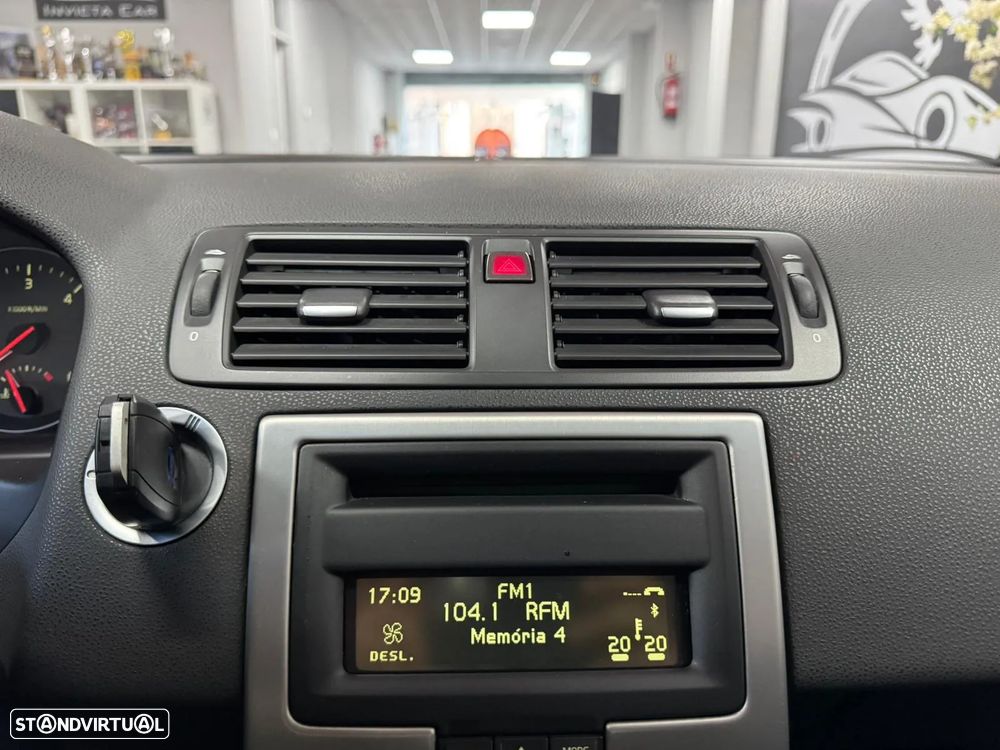 Volvo C30 2.0 D R-Design - 36