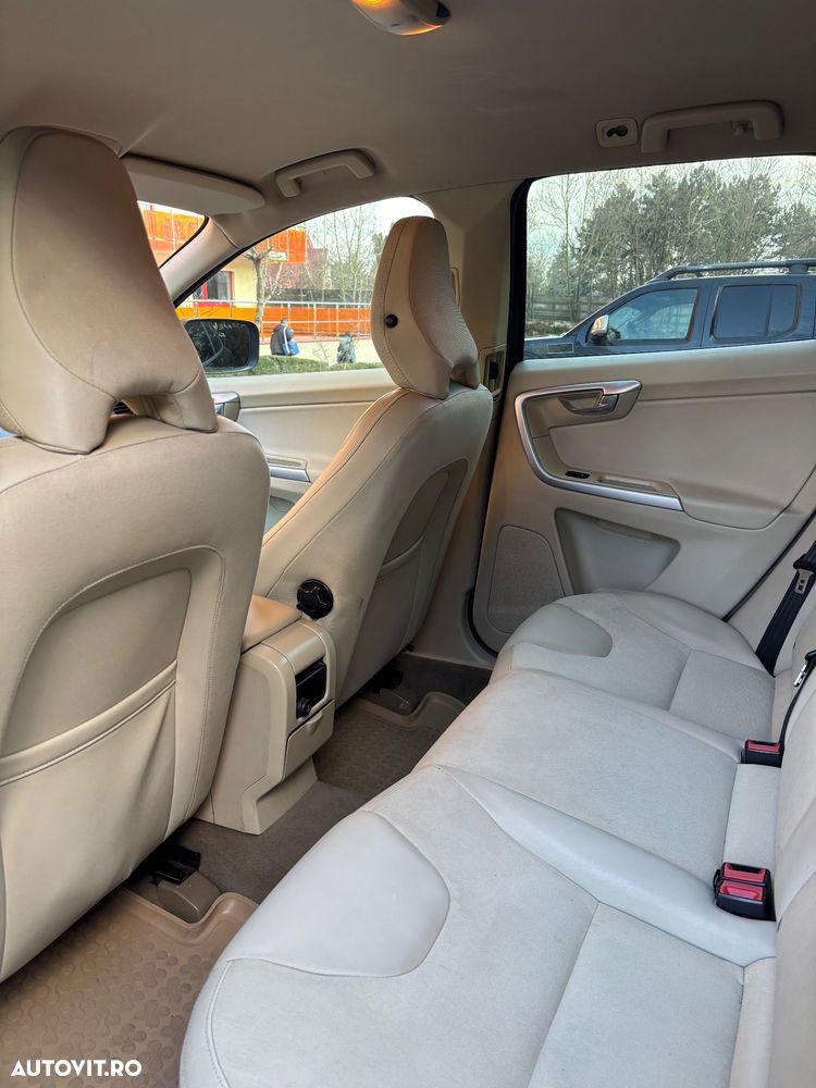 Volvo XC 60 DRIVe Kinetic - 4