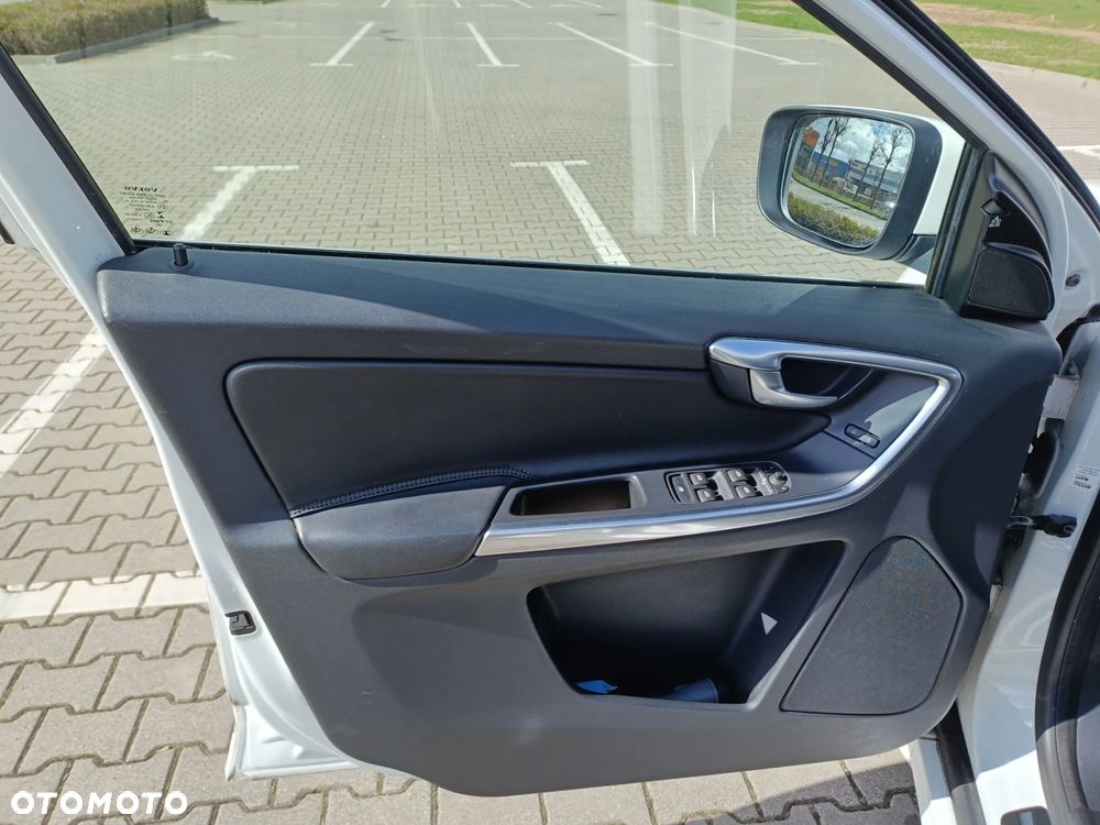 Volvo XC 60 D4 Drive-E Summum - 10