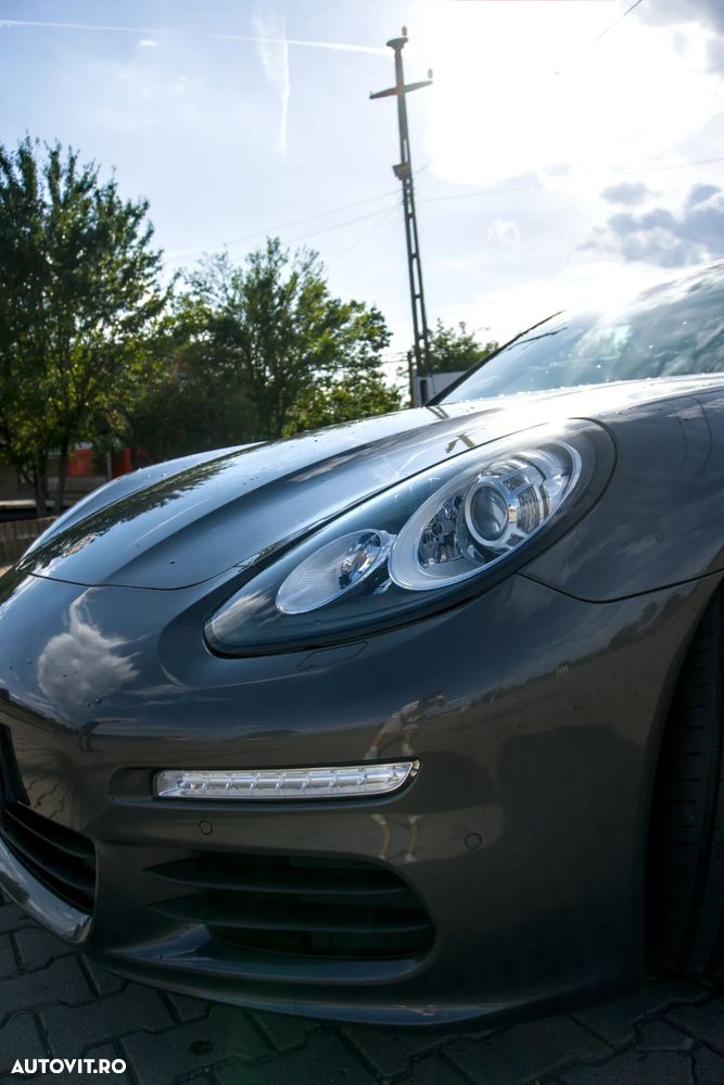 Porsche Panamera - 18