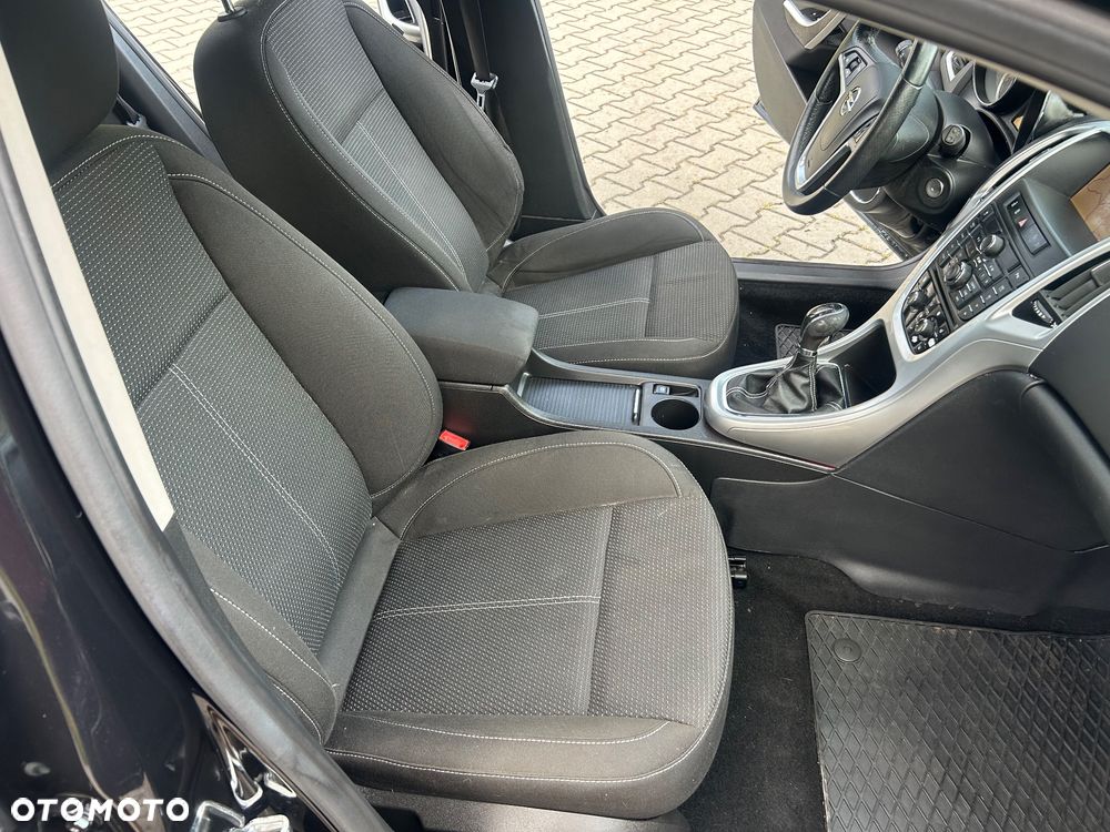 Opel Astra 1.6 Turbo - 19