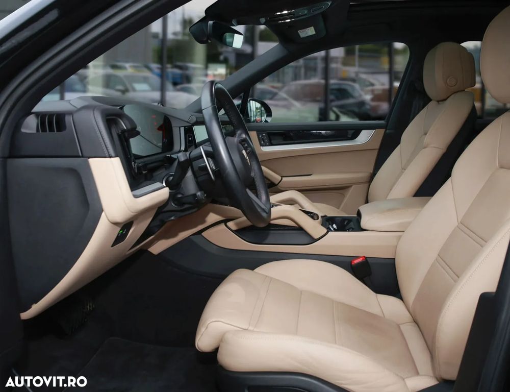Porsche Cayenne - 9
