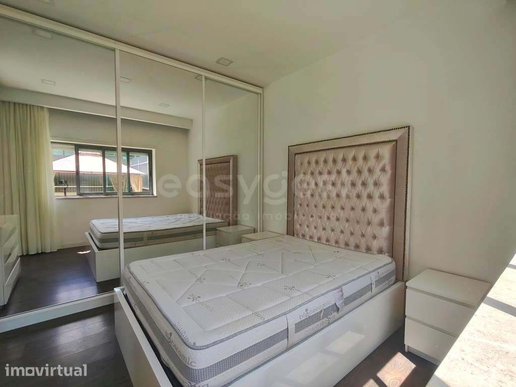 Apartamento Exclusivo com Logradouro Privativo e Estacionamento Int... - Grande imagem: 5/18