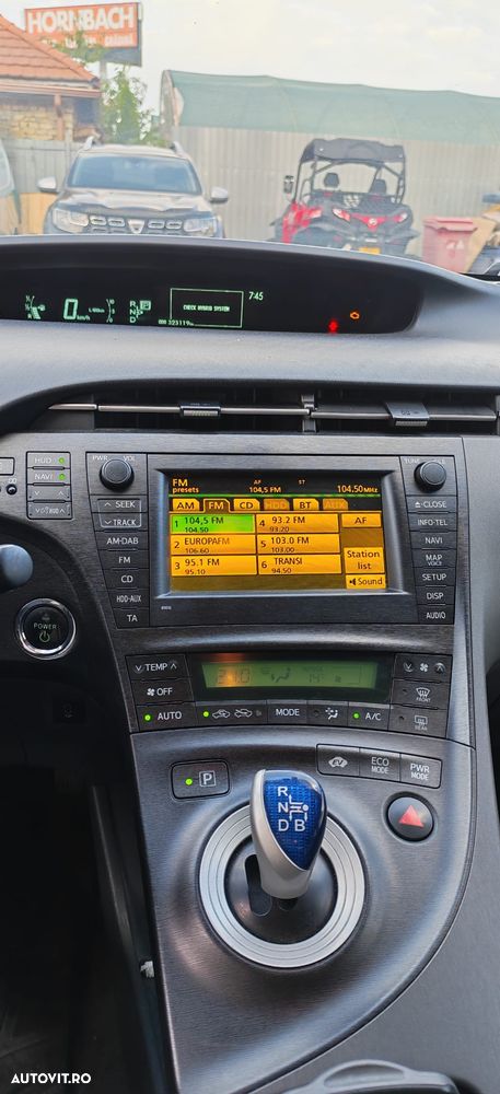 Toyota Prius - 8