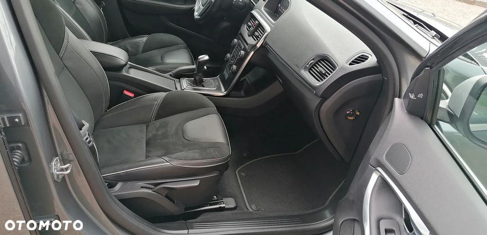 Volvo V40 T3 Drive-E R-Design Momentum - 12