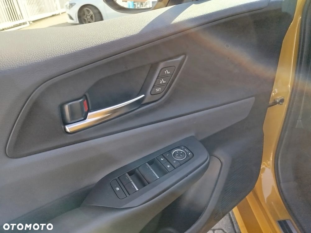 Toyota Prius Plug-in 2.0 Hybrid Executive - 8