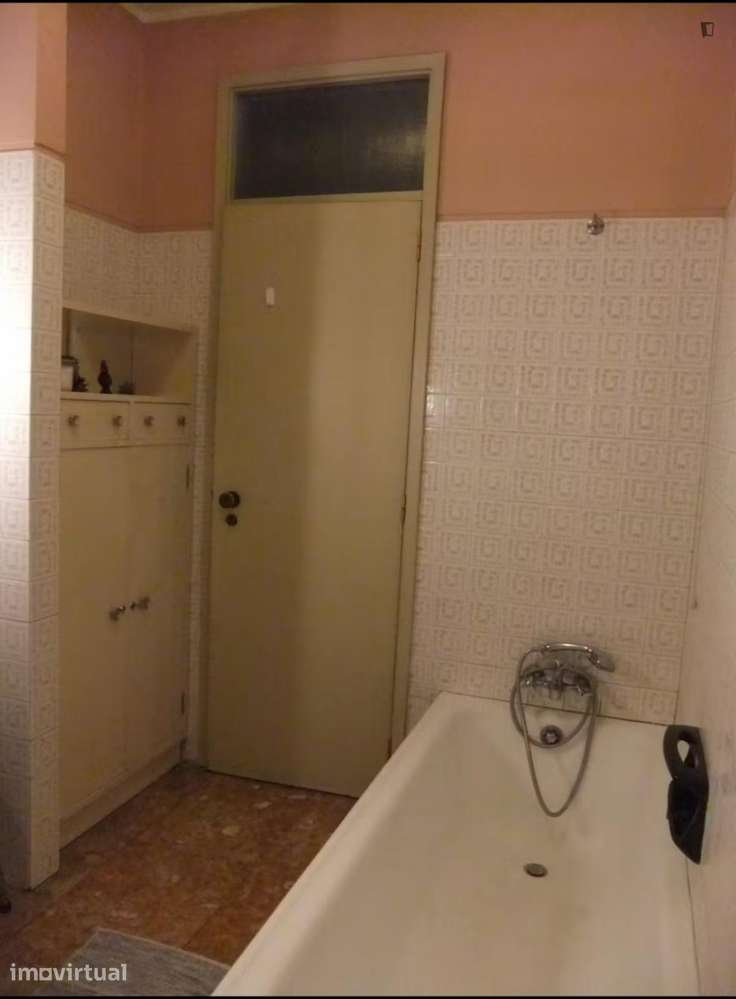 Quarto - localizado em Santo Ildefonso Porto - Grande imagem: 4/21