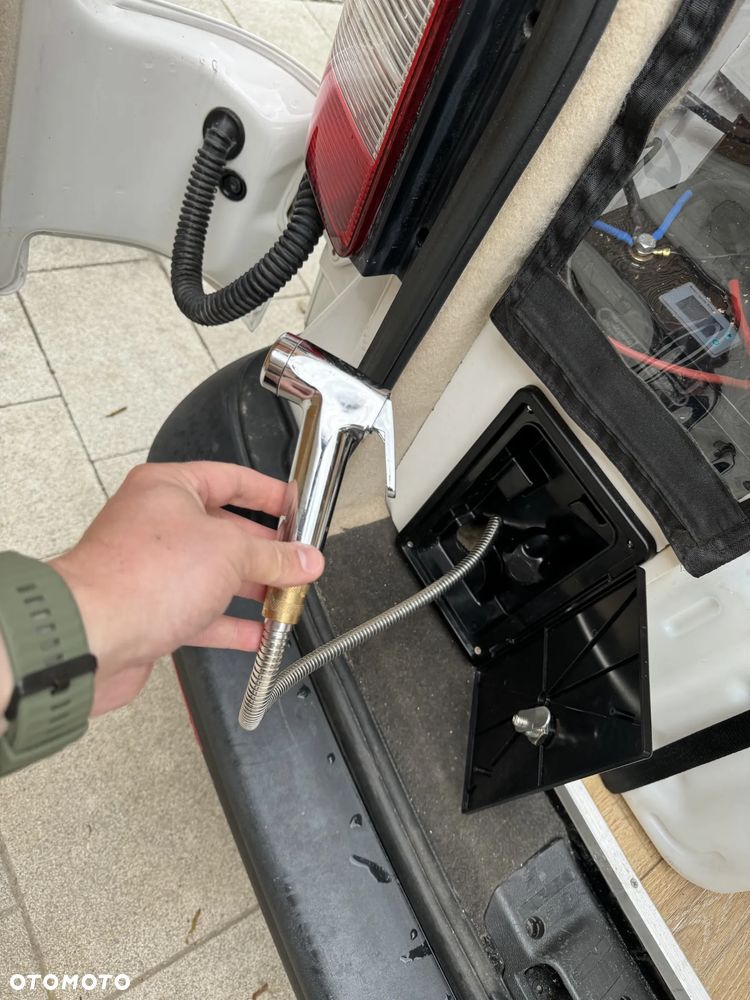 Volkswagen T5 Campervan - 38