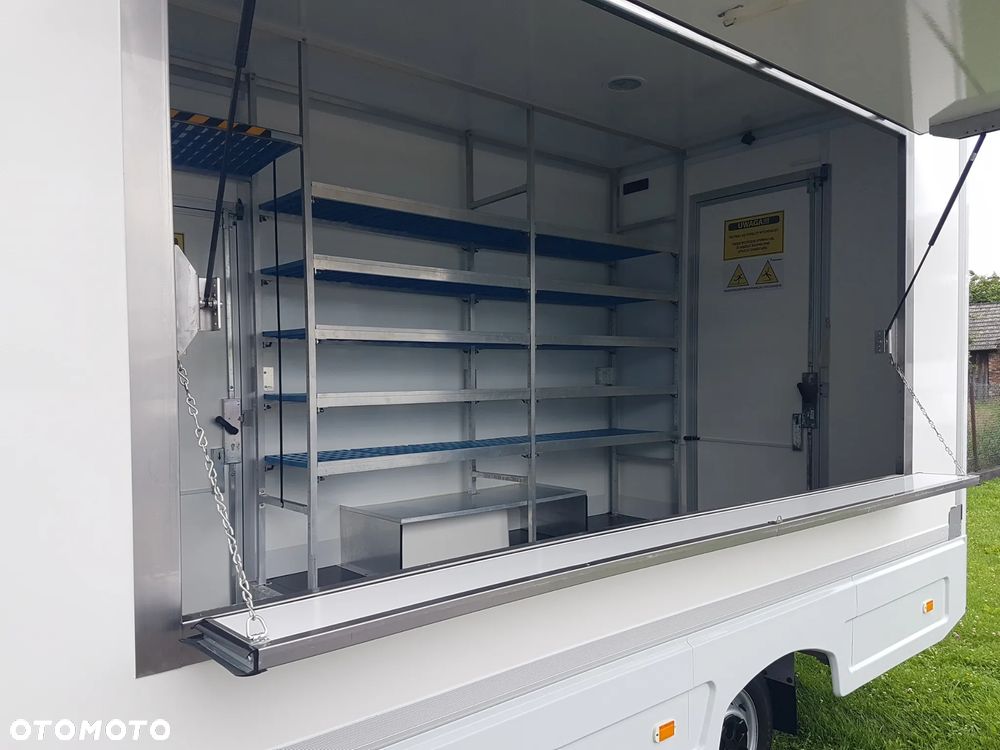 Iveco DAILY SKLEP FOODTRUCK BAR KONTENER NISKOPODŁOGOWY 4,44x2,23x2,42 KLIMA 35S14 DMC 3500KG - 31
