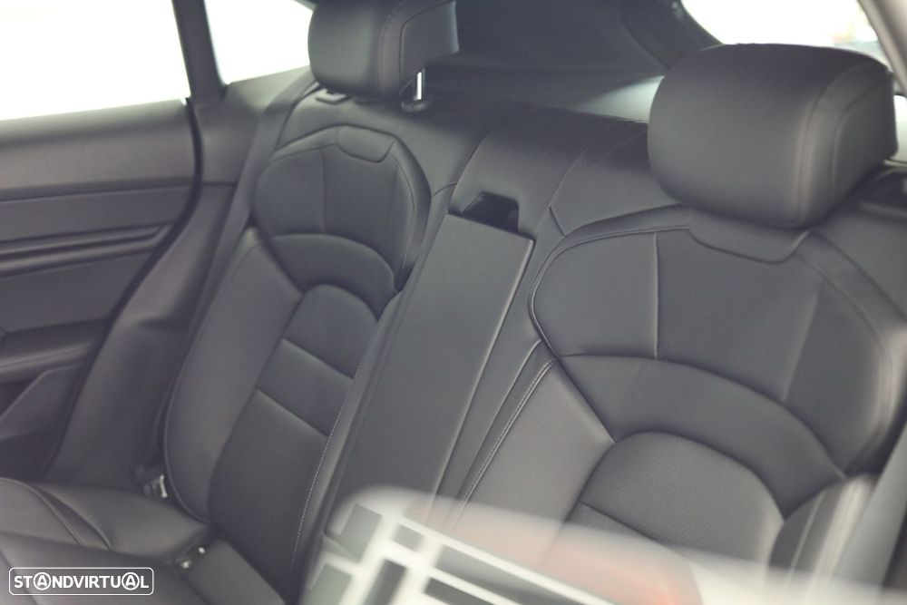 Porsche Taycan Cross Turismo 4 - 41