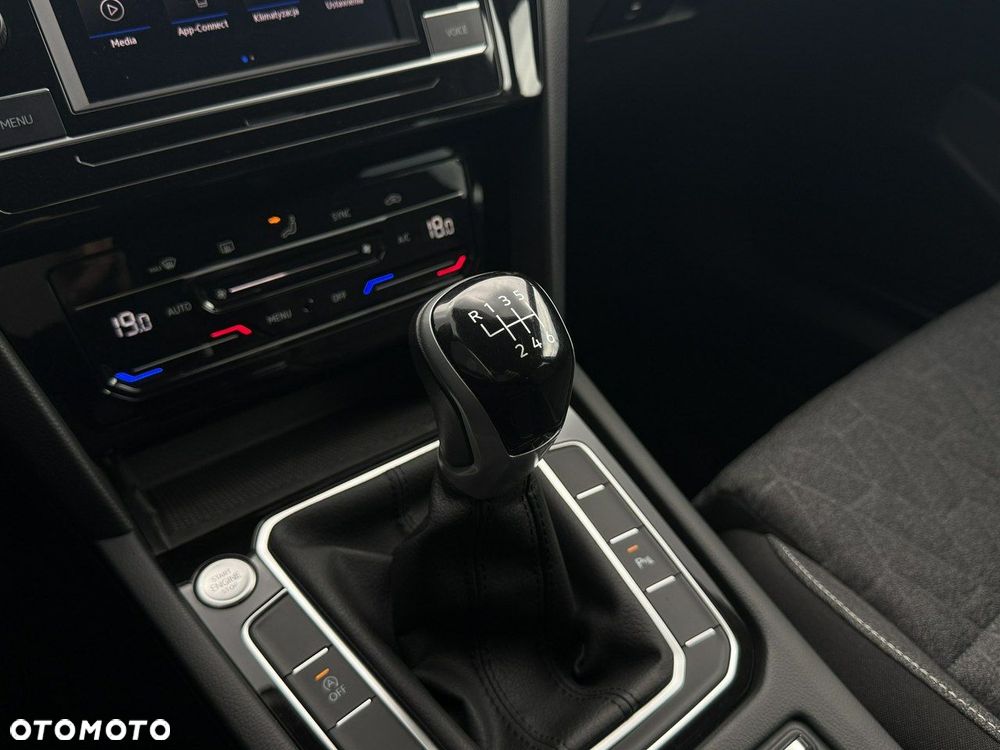 Volkswagen Passat - 28