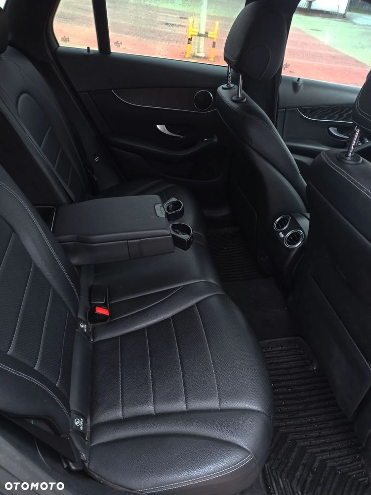 Mercedes-Benz GLC - 12