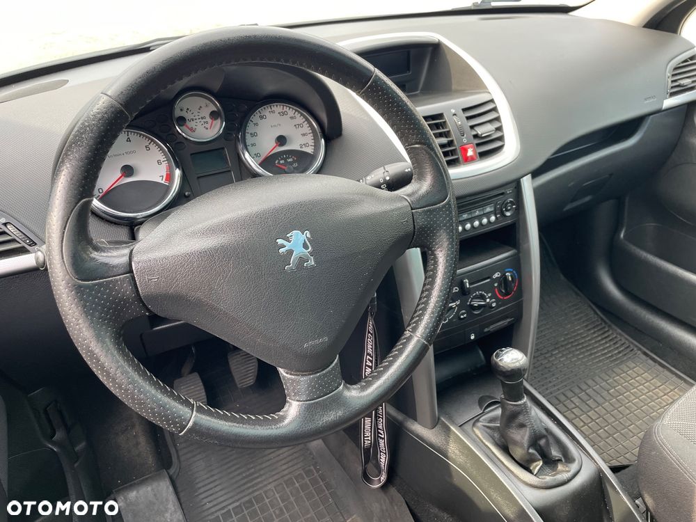 Peugeot 207 - 11