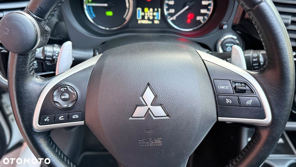 Mitsubishi Outlander 2.0 4WD Top - 21