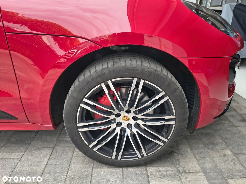 Porsche Macan Turbo - 31