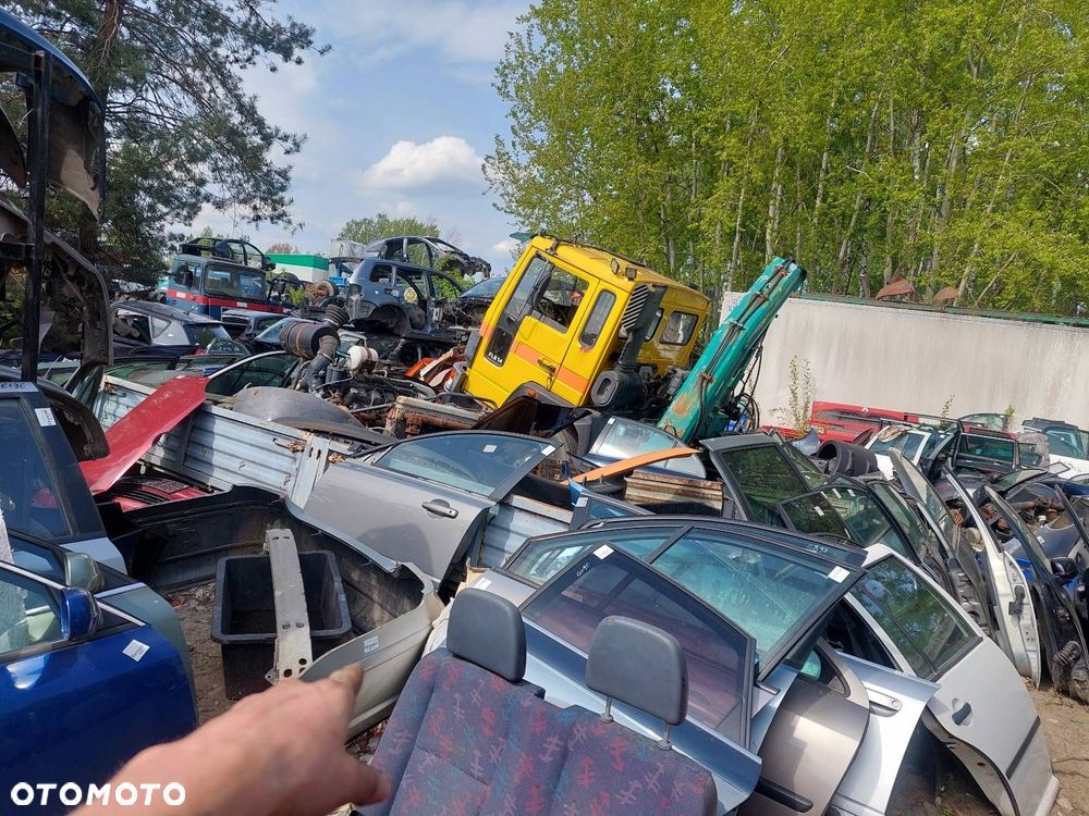 KOMPLETNY TYŁ KLAPA BAGAŻNIKA ZDERZAK TYŁ LAMPY AVENSIS T25 HB 1C0 - 12