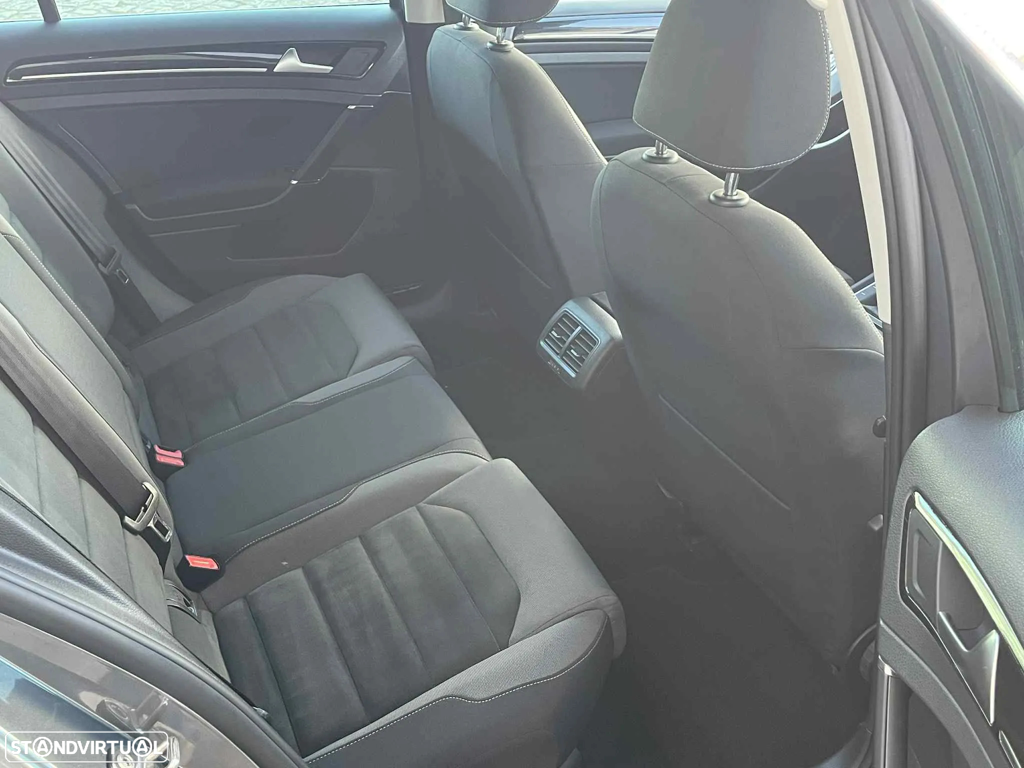 VW Golf 1.6 TDI Highline - 42