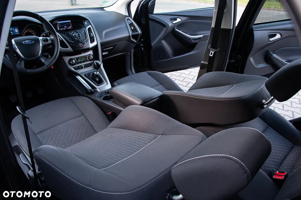 Ford Focus 1.0 EcoBoost Hybrid ACTIVE - 31