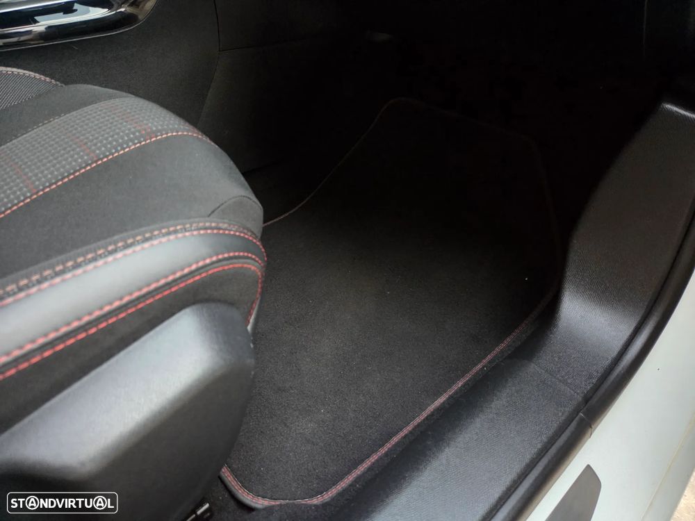 Peugeot 308 PureTech 130 EAT6 Stop & Start GT-Line Edition - 19