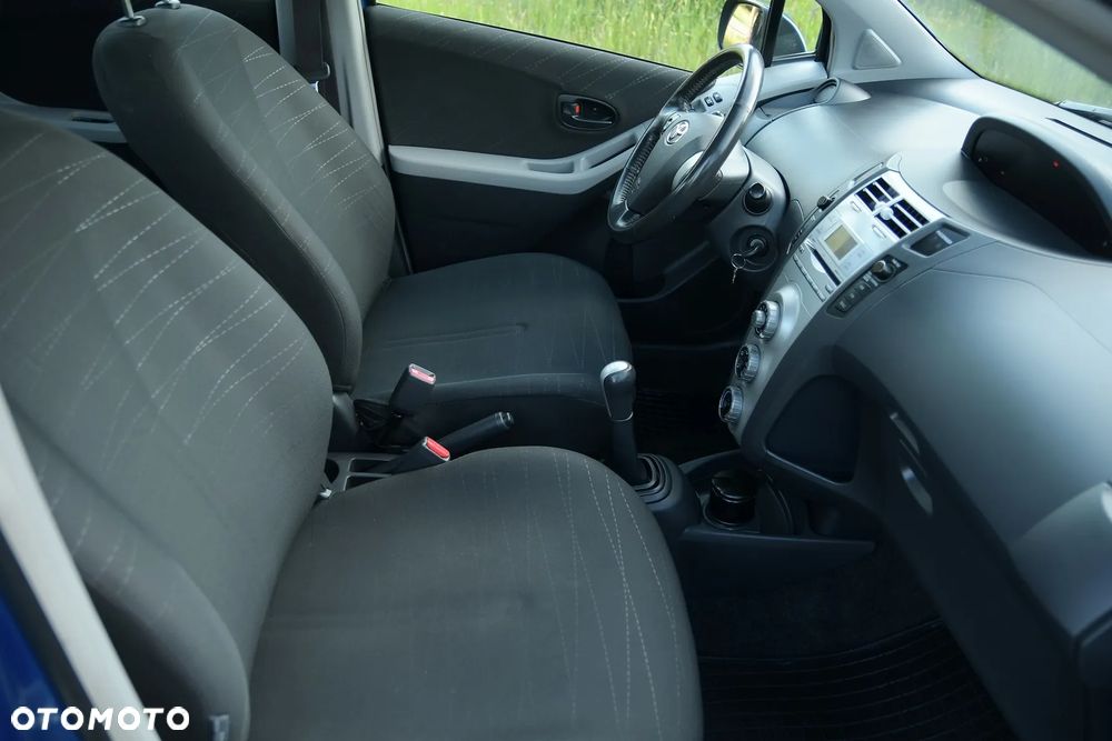 Toyota Yaris 1.0 VVT-i - 21