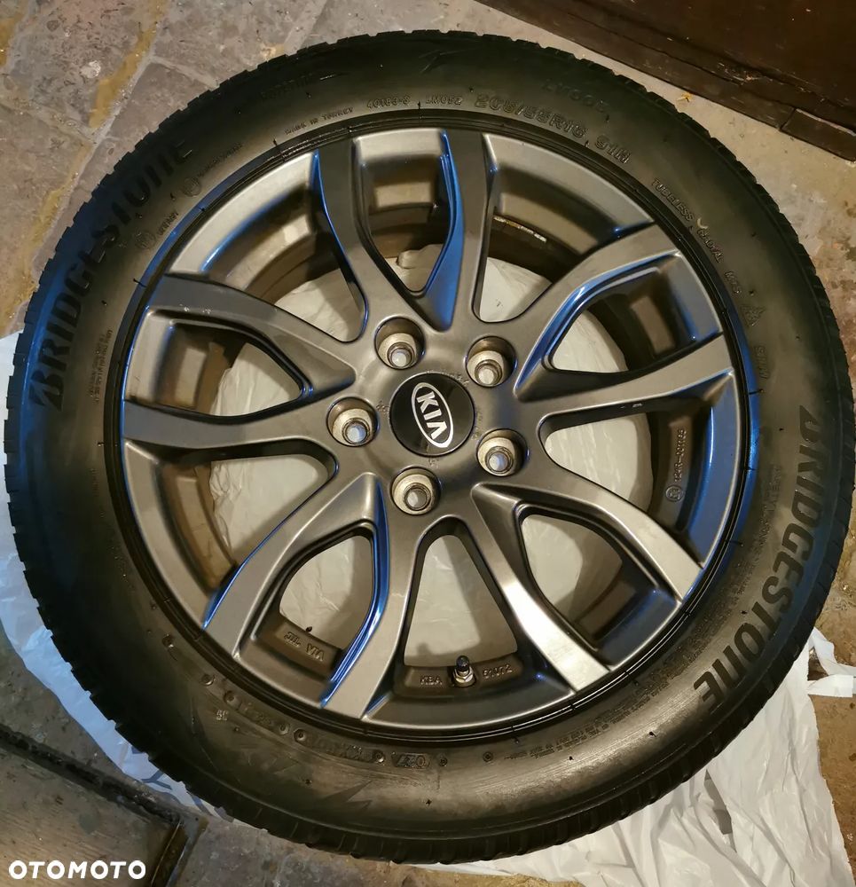 Kia Carens 1.7 CRDi 141 UEFA EURO 2016 - 28