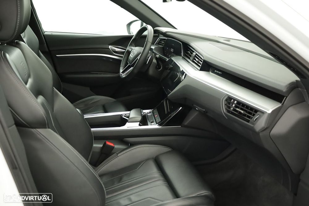 Audi Q8 e-Tron Sportback 50 quattro S line - 25