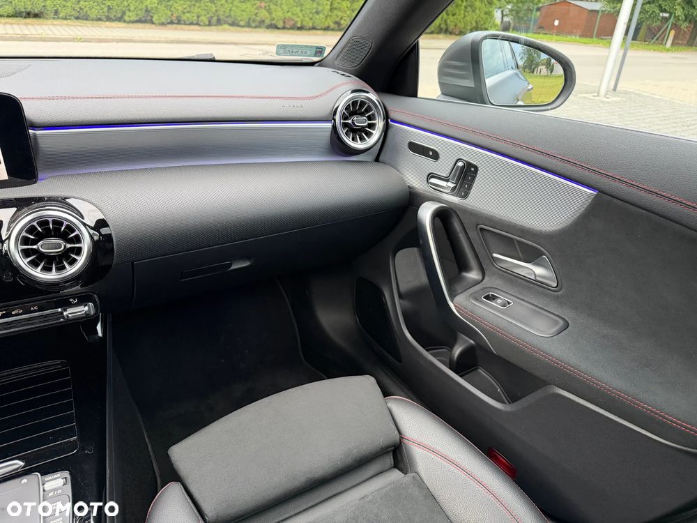 Mercedes-Benz CLA 250 4-Matic AMG Line 7G-DCT - 10