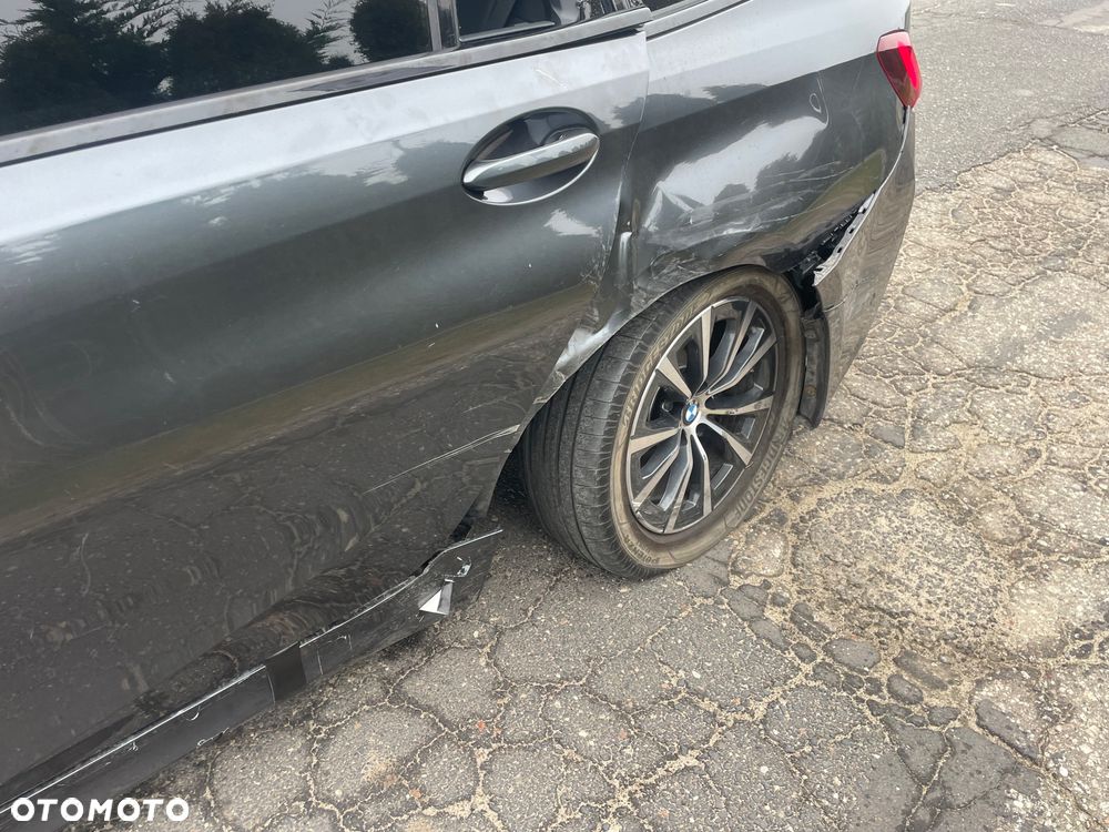 BMW Seria 3 318d Sport Line - 6