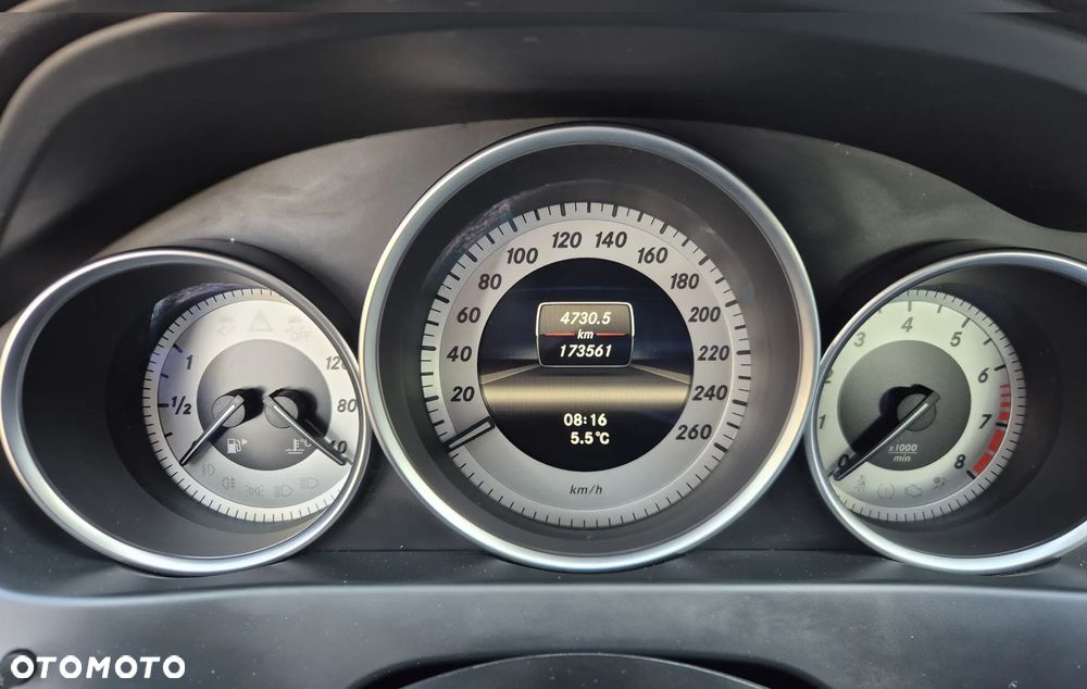 Mercedes-Benz Klasa C 180 (BlueEFFICIENCY) Avantgarde - 8