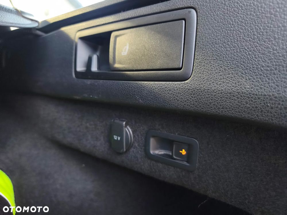 Volkswagen Passat - 14