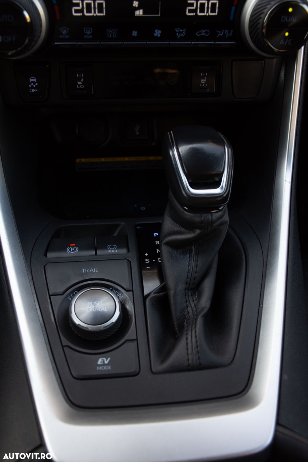 Toyota RAV4 2.5 Hybrid VVT-iE 4x4 Exclusive Bi-Tone - 13