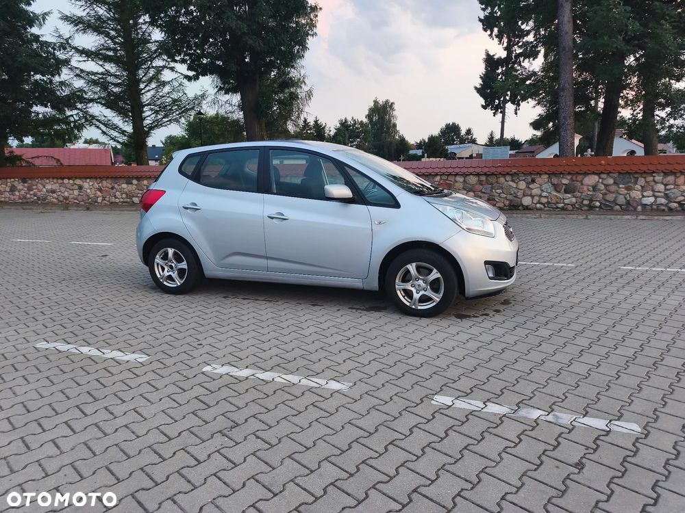 Kia Venga - 16