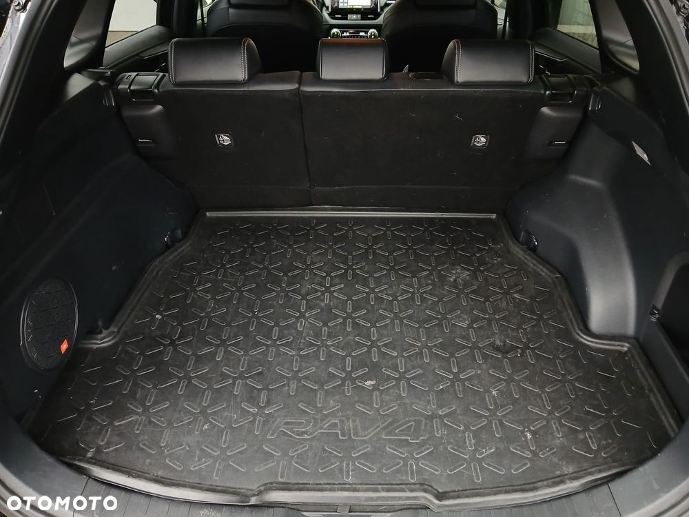 Toyota RAV4 2.5 Hybrid Black Edition by JBL 4x4 - 40