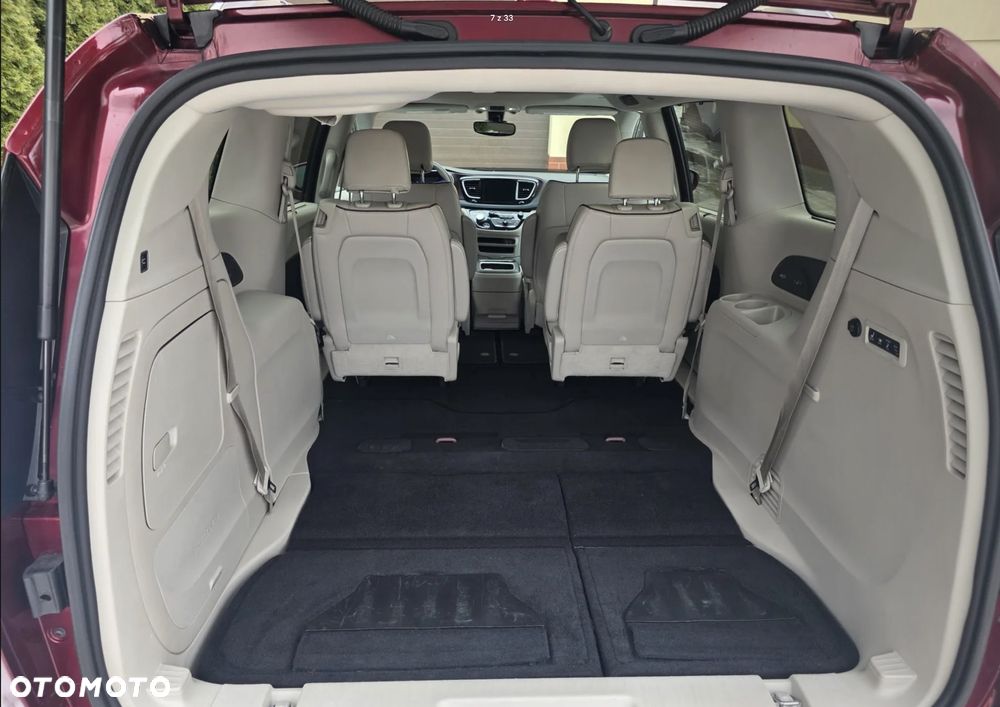 Chrysler Pacifica - 8