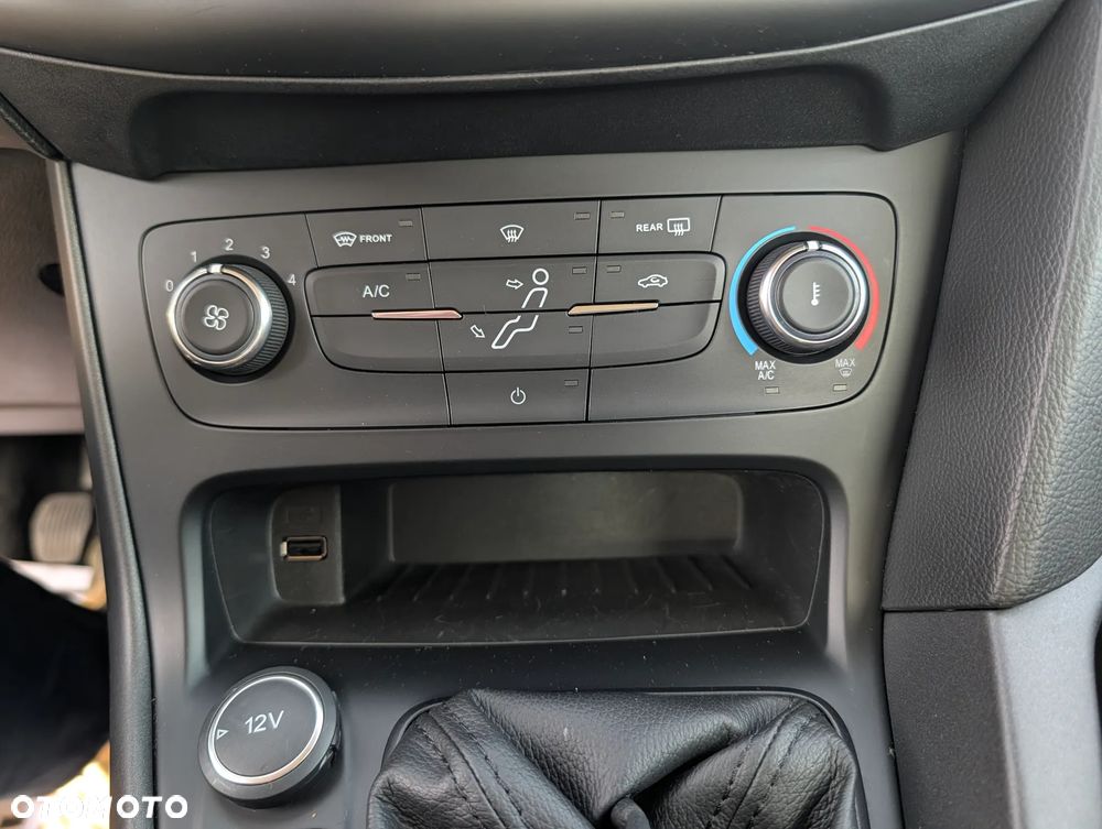 Ford Focus 1.6 Trend - 30