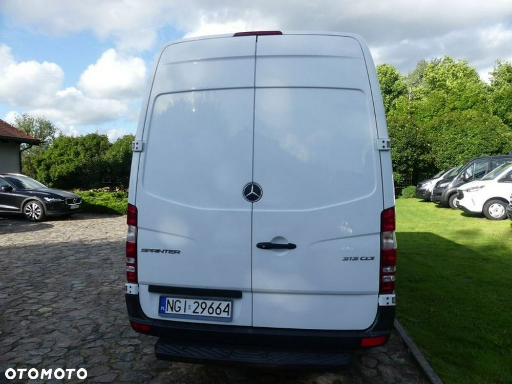Mercedes-Benz Sprinter - 21