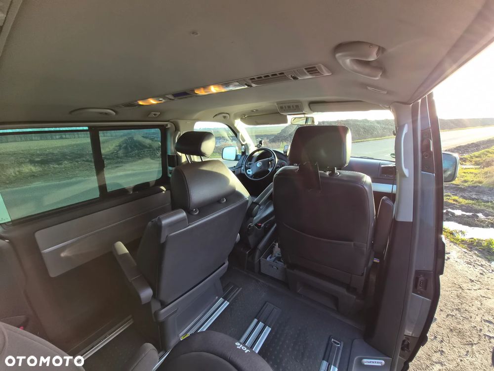 Volkswagen Multivan - 15