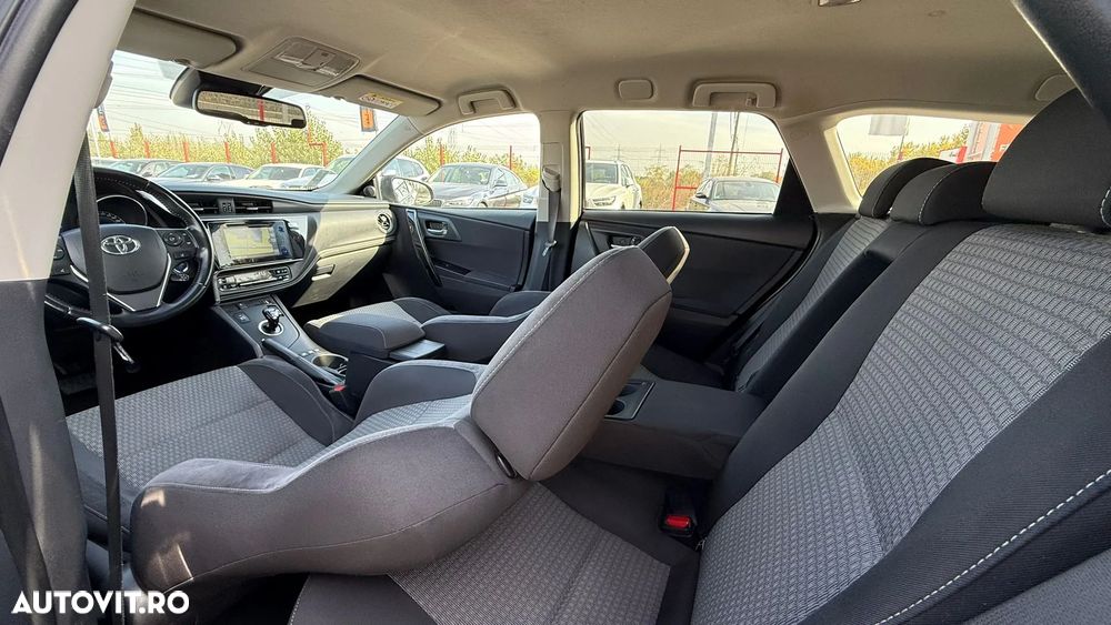 Toyota Auris - 13