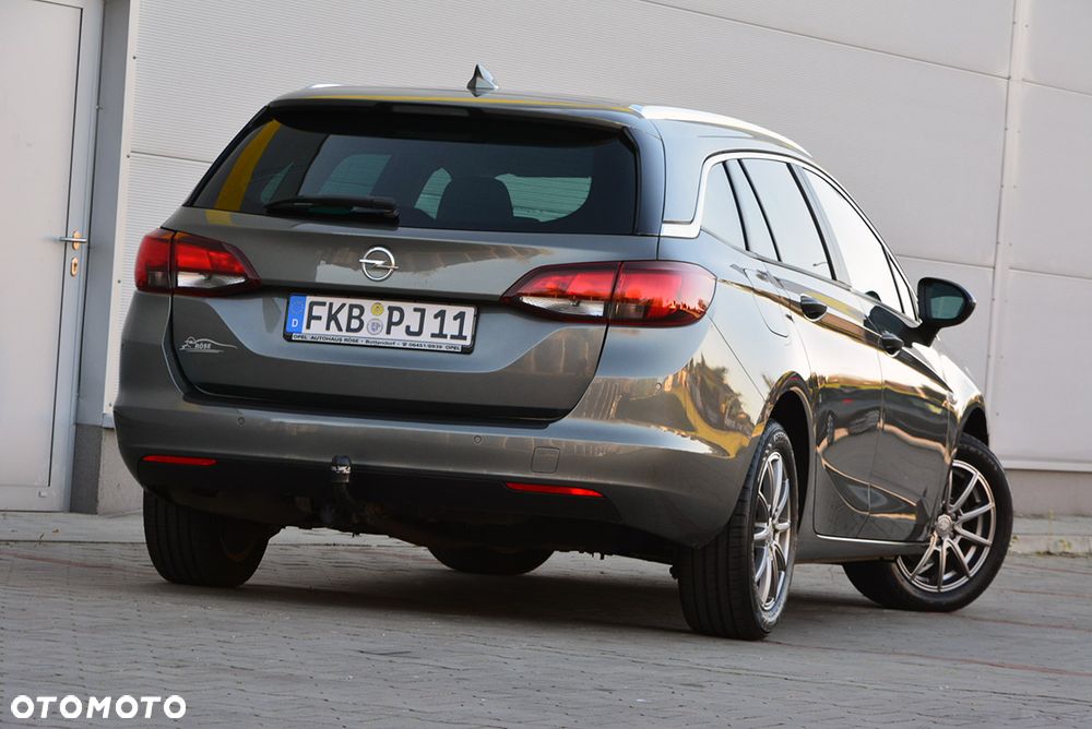 Opel Astra 2018 photo 2