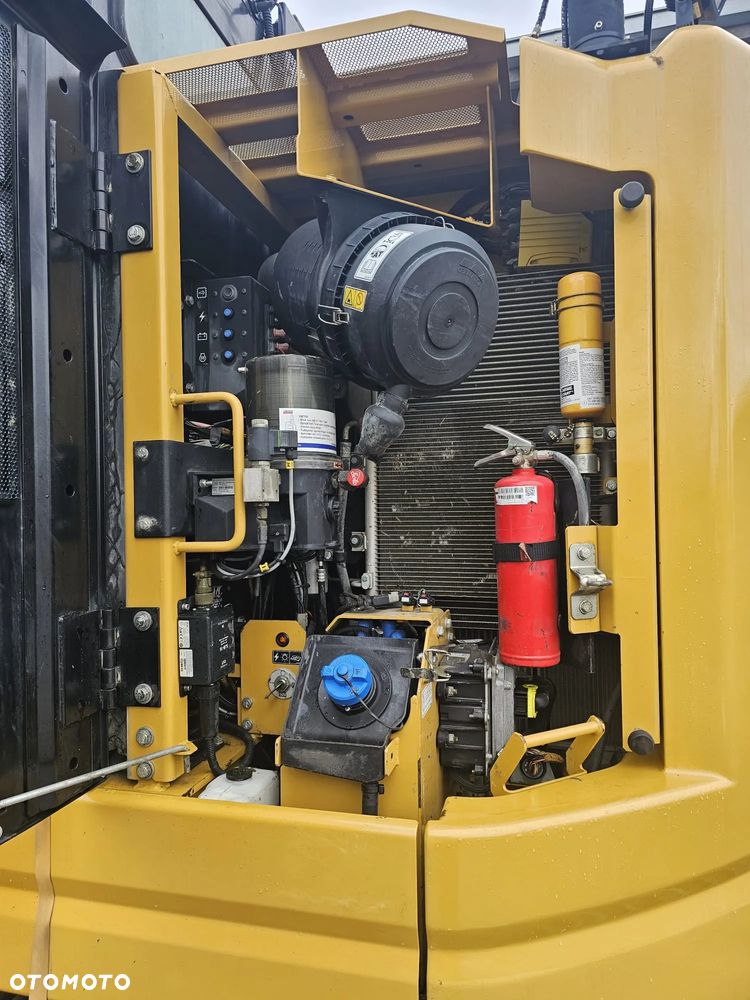 Caterpillar 325FLCR - 12