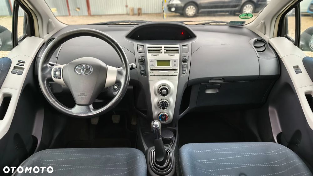 Toyota Yaris - 21