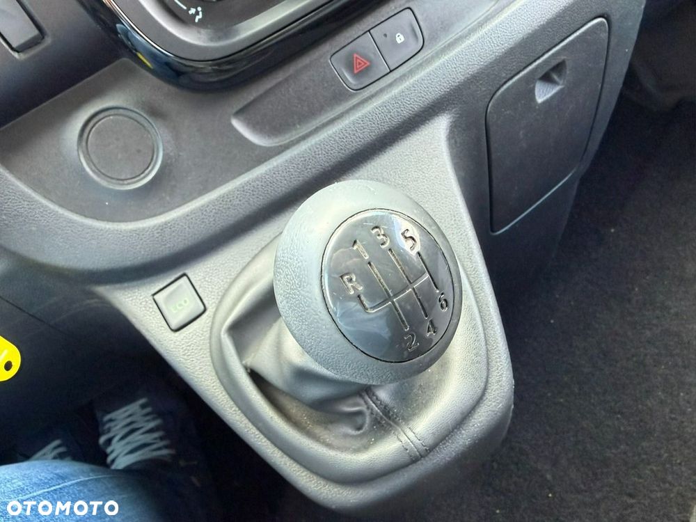 Opel Vivaro - 18