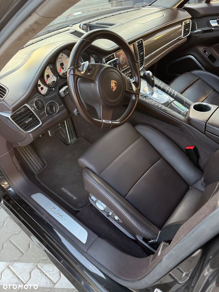 Porsche Panamera Turbo - 20