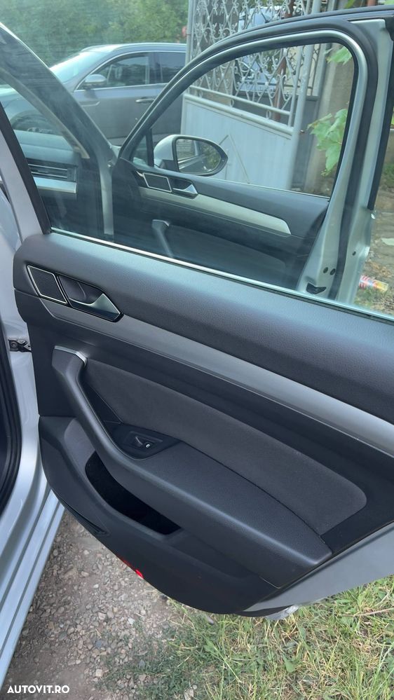 Volkswagen Passat - 4