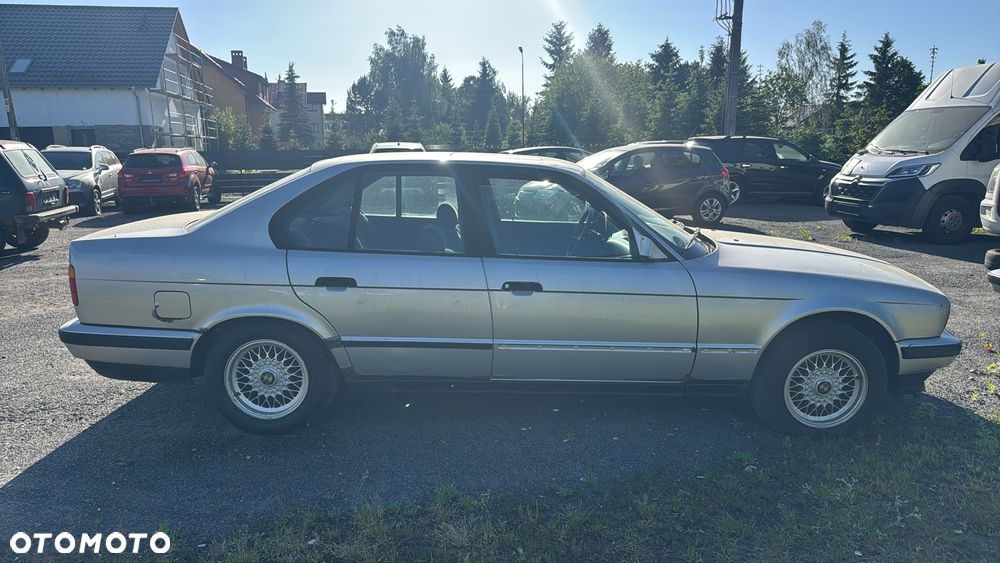 BMW Seria 5 525i - 5