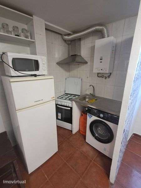 T-3 mobilado+equipado com pátio. Centro Lisboa. Só renda+ caução. - Grande imagem: 3/12