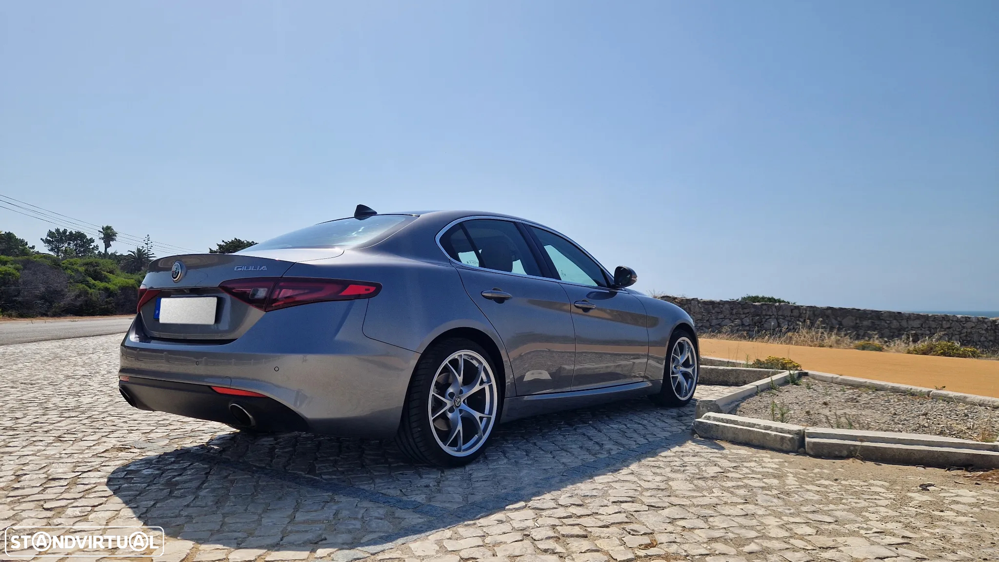 Alfa Romeo Giulia 2.0 AT8 - 12